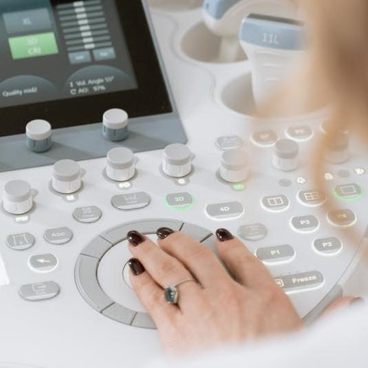 國家藥監(jiān)局關(guān)于實施《醫(yī)療器械生產(chǎn)監(jiān)督管理辦法》《醫(yī)療器械經(jīng)營監(jiān)督管理辦法》有關(guān)事項的通告(2022年第18號)